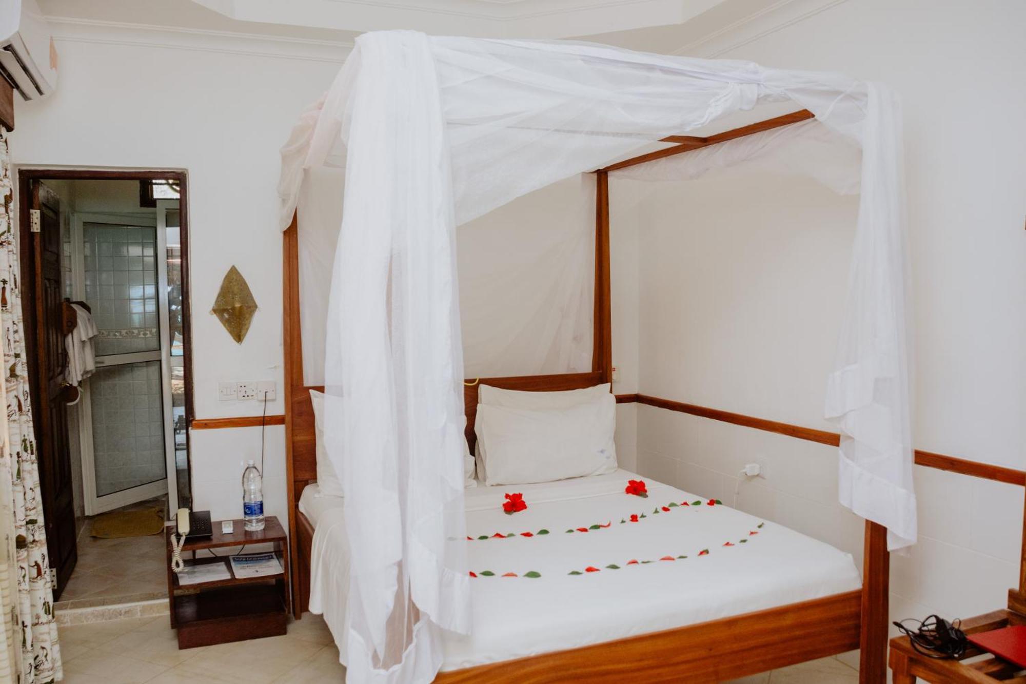 Mnarani Beach Cottages Nungwi Buitenkant foto
